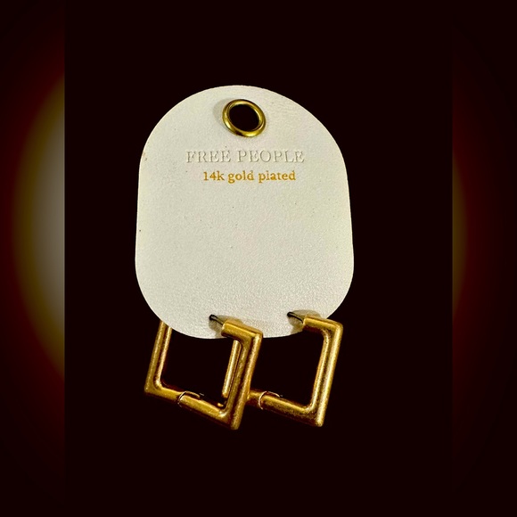Free People 14kt plated 1” square post earrings - Picture 1 of 3